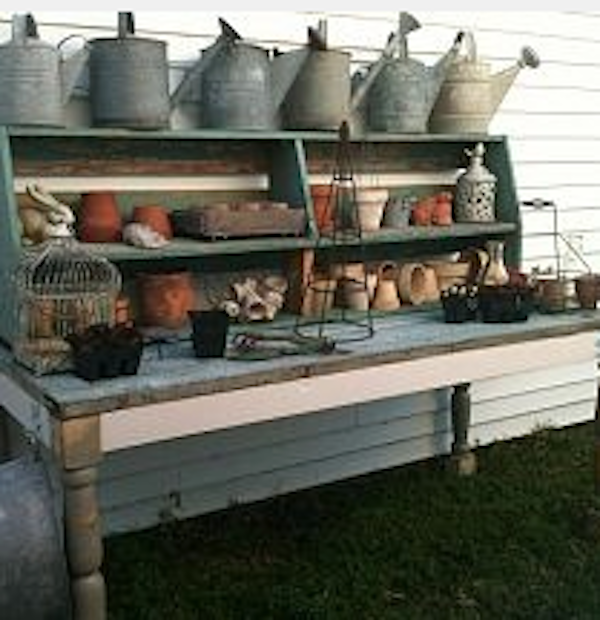 Casual Loves Elegance : Accessorizing the garden with a DIY