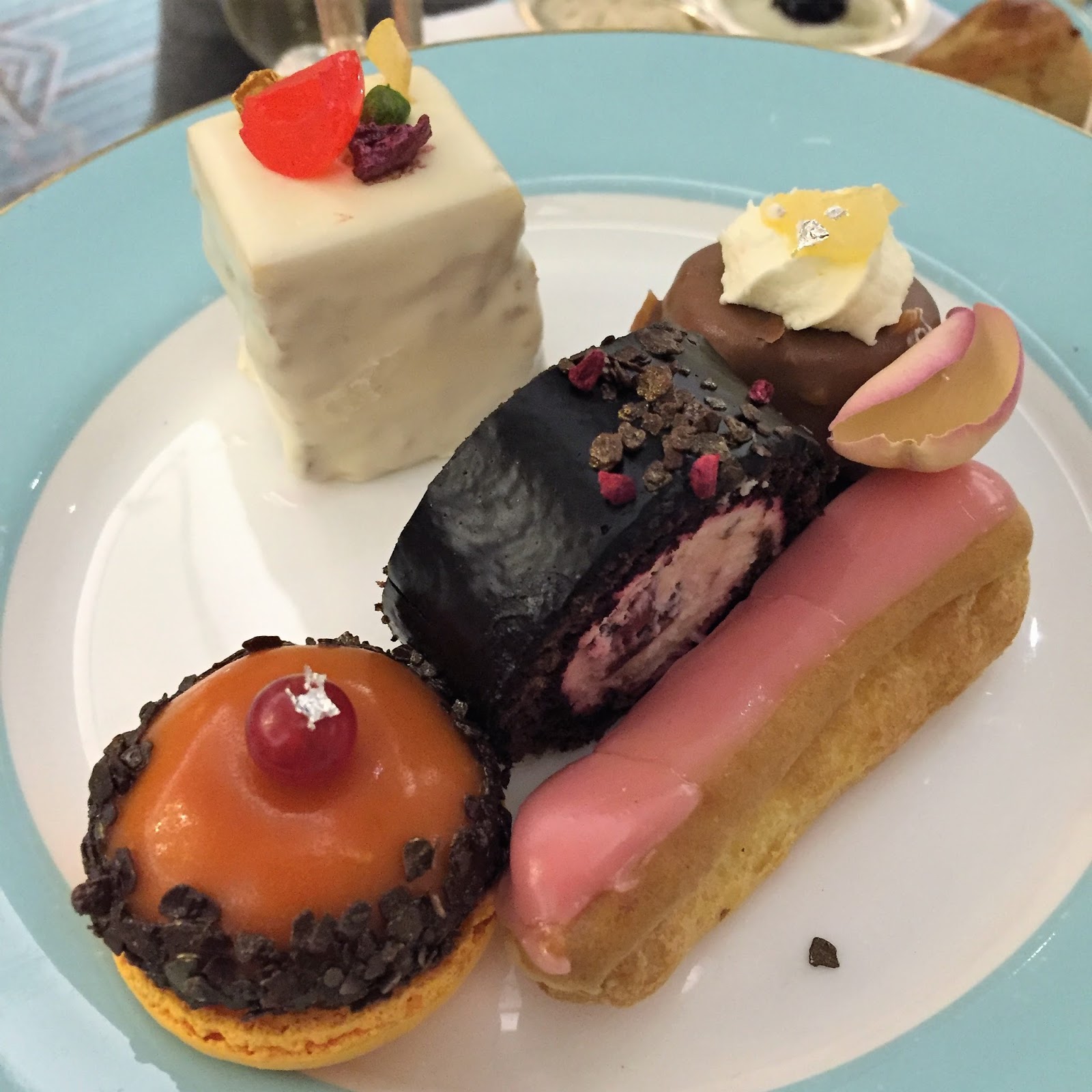 London - Afternoon Tea at Fortnum and Mason, photo by modernbricabrac