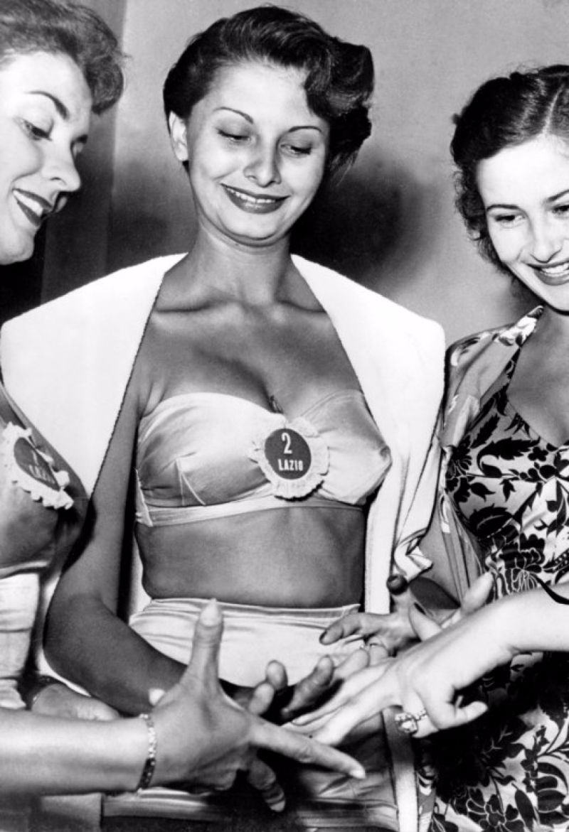 Rare Photographs of a Teenage Sophia Loren at the Miss