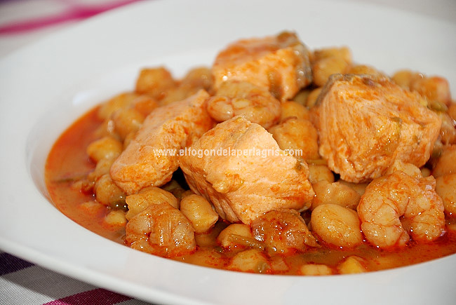 Receta de garbanzos con salmón y gambas Garbanzos con salmón y gambas