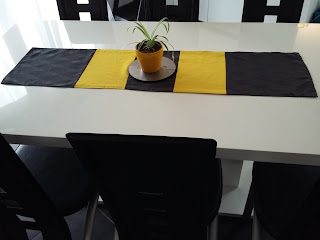decoration jaune tendance design contemporaine intérieur comment chic coussins lampe accesoire jaune retro noir gris decoration jaune tendance design contemporaine intérieur comment chic coussins lampe accesoire jaune retro noir gris