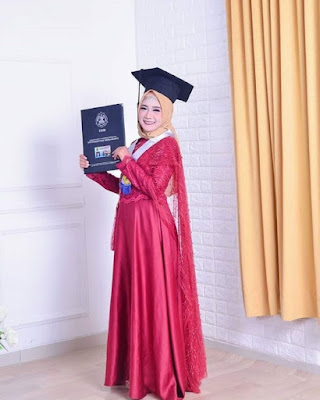 Gambar model hijab wisuda wajah bulat terbaru Gambar model hijab wisuda wajah bulat terbaru