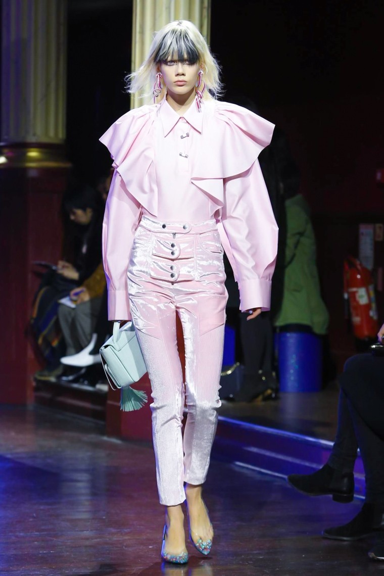 Kenzo Fall/Winter 2016-2017 RTW PFW kenzo-fall-winter-2016-2017-collection-paris-fashion-week, kenzo-fall-winter-2016-2017, kenzo-fall-winter-2016, kenzo-fall-winter-2017, kenzo-fall-winter, kenzo-fall, kenzo-fall-2016-2017, kenzo-fall-2016, kenzo-fall-2017, kenzo-automne-hiver, kenzo-automne-hiver-2016-2017, kenzo-automne-hiver-2016, kenzo-automne-hiver-2017, paris-fashion-week-2016, dudessinauxpodiums, du-dessin-aux-podiums