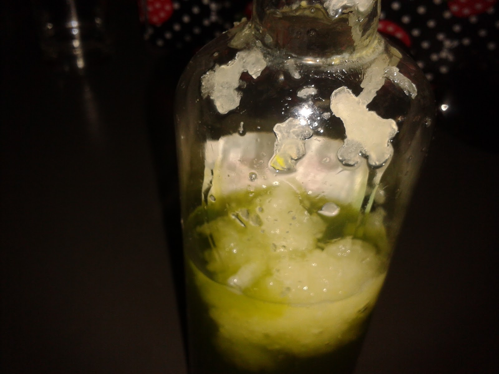 COMPULSIVA Haciendo champú de cebolla