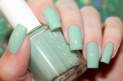 Swatch of nail polish "Fashion Playground" from Essie