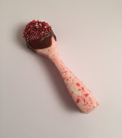 Edible Peppermint & Chocolate Stirring Spoons a delight to your cup of hot cocoa, as you stir the warm liquid your spoon will start to melt and infuse your cocoa or coffee with peppermint