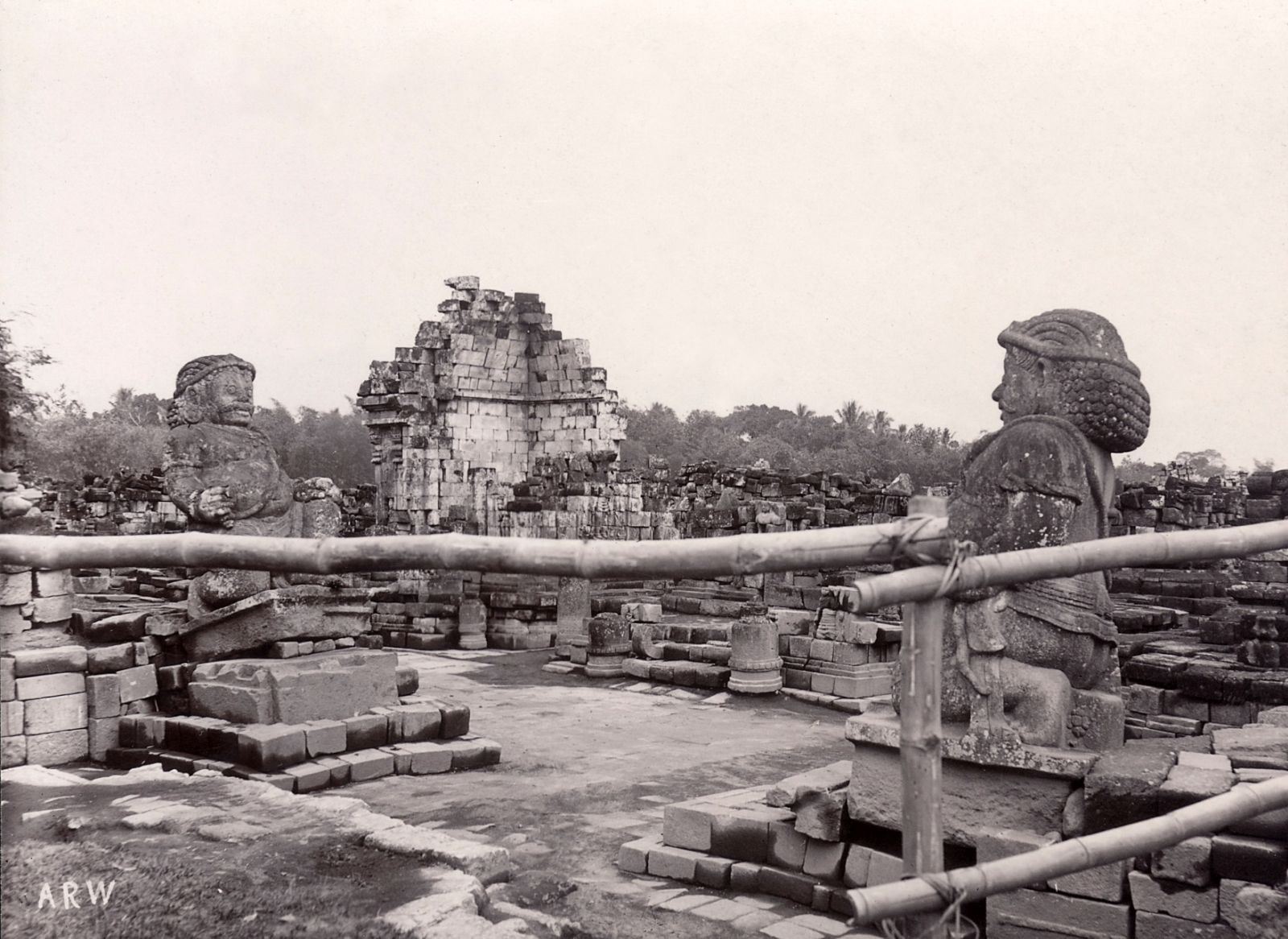 Indonesia Zaman Doeloe: Candi-candi di Nusantara di awal abad ke-20 (1)