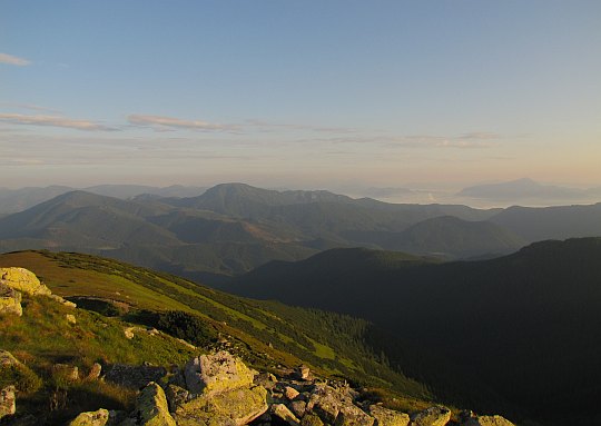 Ďurkova (1750 m n.p.m.) - północno-zachodnia panorama na Masyw Salatynu. Ďurkova (1750 m n.p.m.) - północno-zachodnia panorama na Masyw Salatynu.