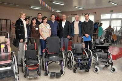 Entrega_de_sillas_de_ruedas_10-05.jpg