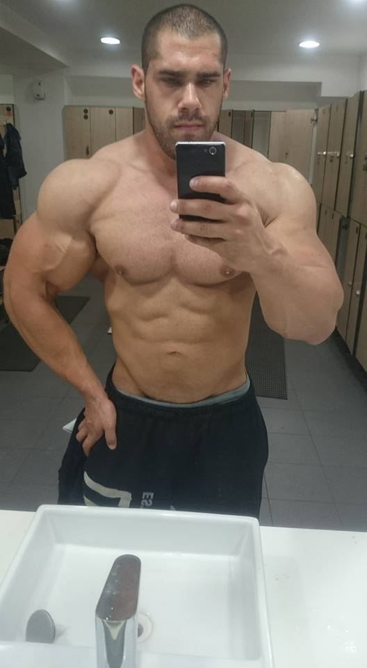 Muscle Lover Portuguese bodybuilder Davide Correia