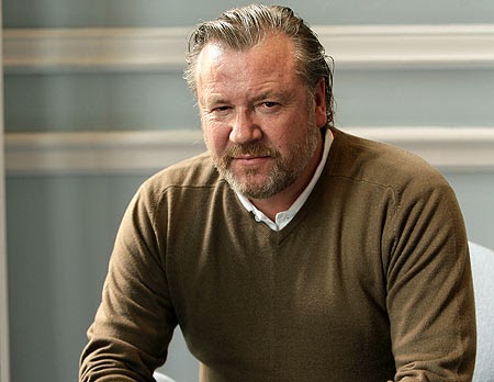 RAY WINSTONE Is A Facking Dwarf You Mug In Universal's 'SNOW WHITE ...