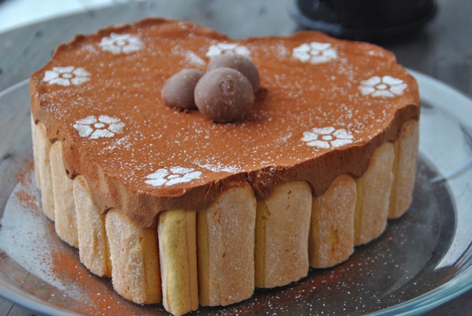 melposen.blogspot.no Sjokolademoussekake med ladyfingers