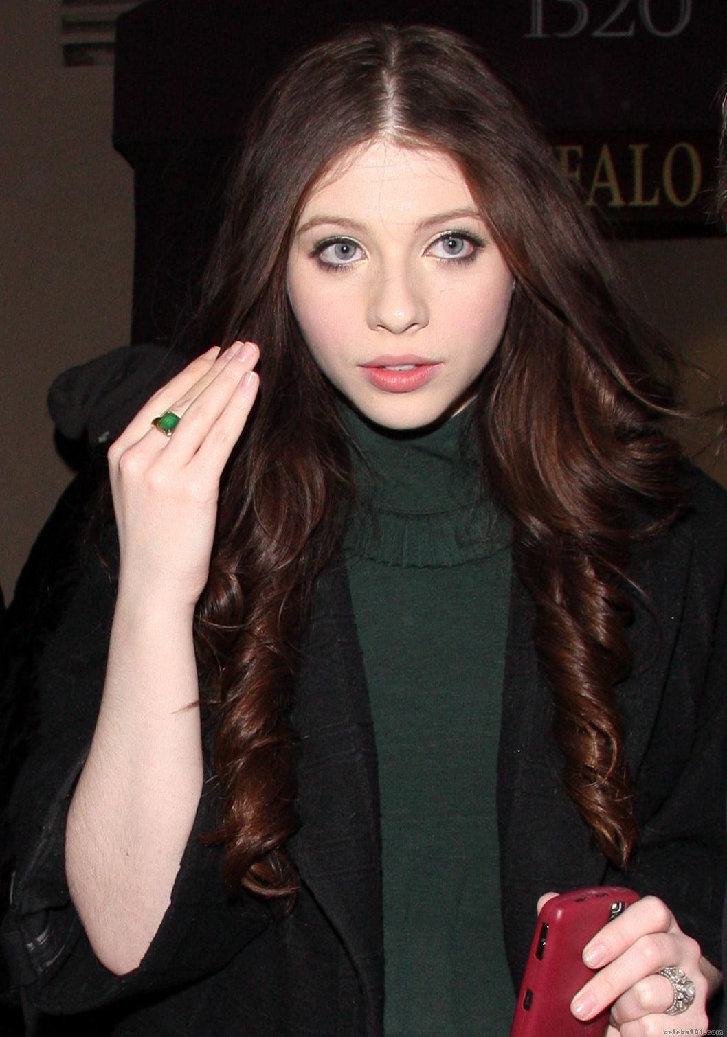 http://4.bp.blogspot.com/-SuTizb0RqL0/TwPt_CJrkvI/AAAAAAAABdc/ZtRWbqKtjBM/s1600/michelle-trachtenberg-flash-hairstyles-movies-actress-michelle+%252811%2529.jpg