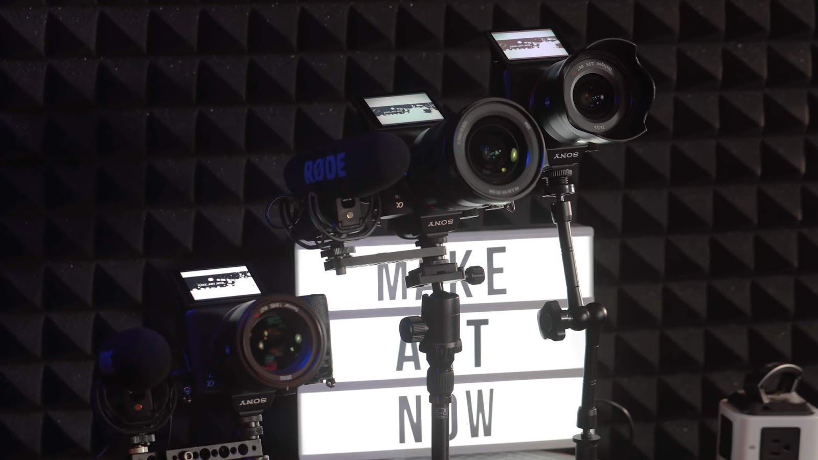 Hack Your Sony A7III LCD Screen Into Vlogging Mode!!! Photography