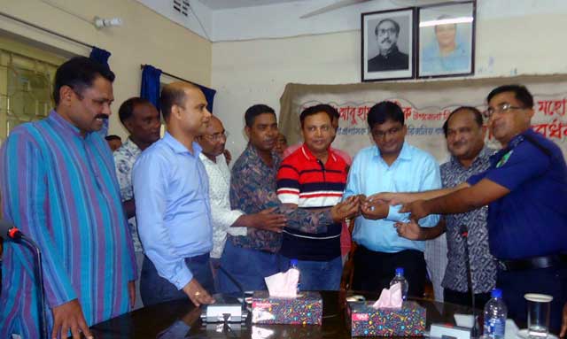 UNO farewell reception and newbie UNO join in Bakshiganj বকশীগঞ্জে ইউএনও বিদায় সংবর্ধনা ও নবাগত ইউএন’র যোগদান
