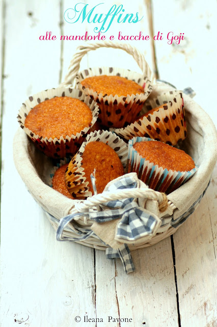 muffins alle mandorle e bacche di goji ( senza lattosio )