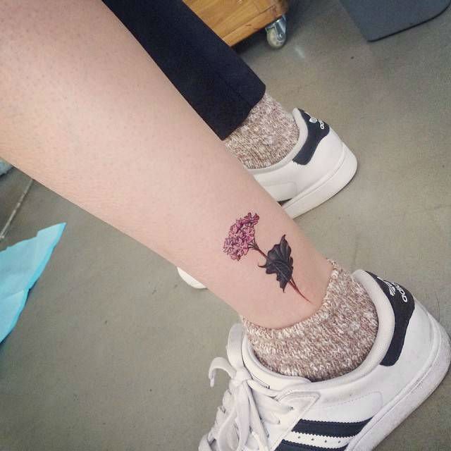 Mini tatuagens de flores para as mulheres Mini tatuagens de flores para as mulheres