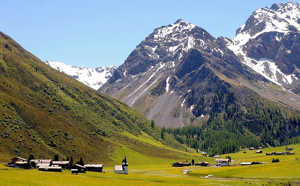 GRAUBÜNDEN ON A BUDGET.