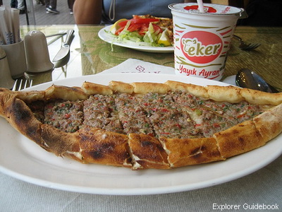 Makanan khas turki pide pizza turki