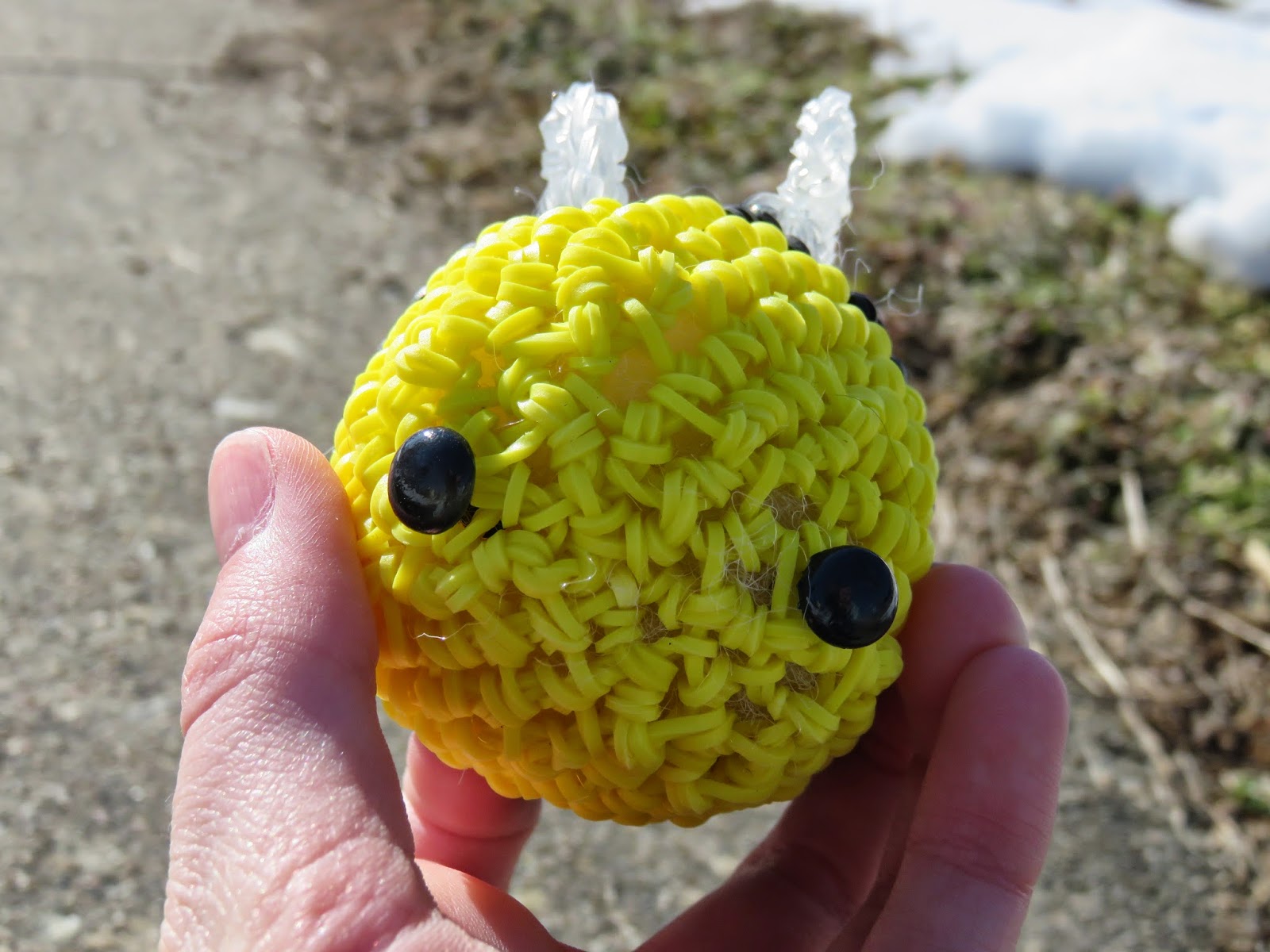 Sierra's Crazy Cool Photography: Free Loomigurumi Bee Pattern!