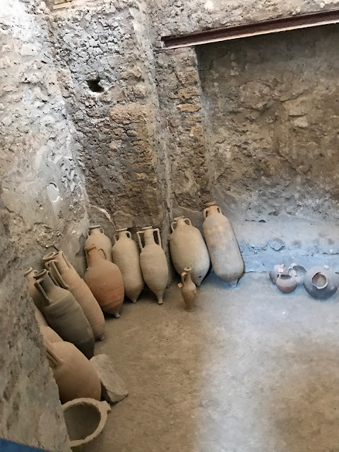 pompeii - archaeology pots