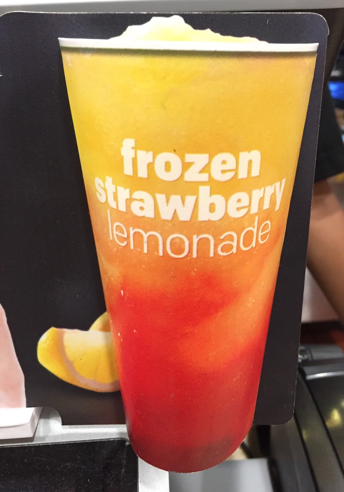 Frozen Strawberry Lemonade From McDonald's / マクドナルドのフローズン ストロベリー レモネード