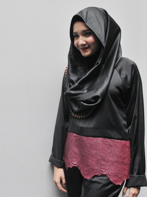 √ 23 Model Hijab Zaskia Sungkar Modern yang Simple Super Cantik Terbaru