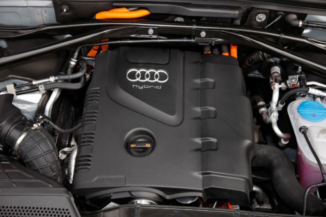 ezinecar: Audi Q5 hybrid quattro (2012)