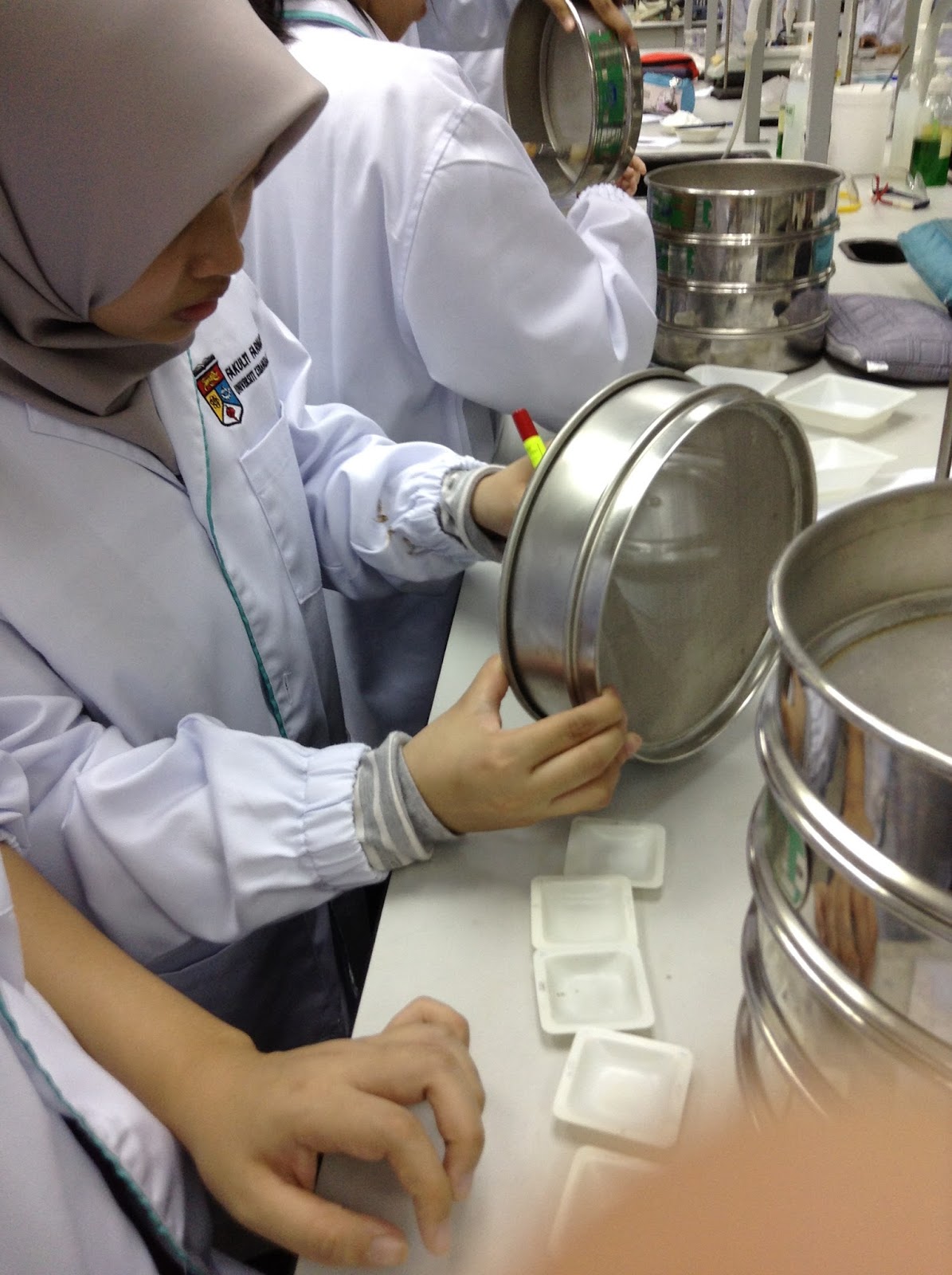 LABORATORY REPORT NFNF1213 Set1 Sem 1 20152016 SIFAT FIZIKOKIMIA