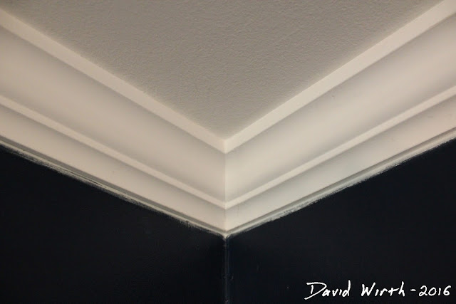 how to put up crown molding