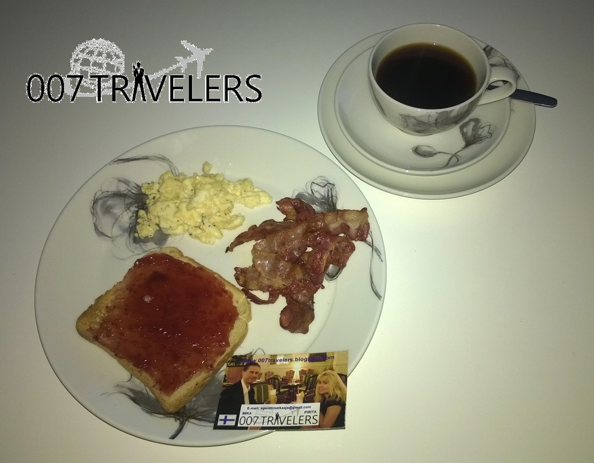 007 Food Breakfast of Bond Scrambled eggs, bacon, toast and marmalade