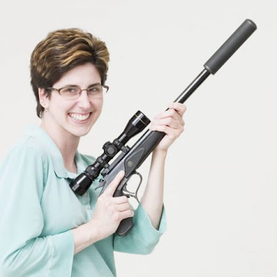 Chicks Who Love Guns