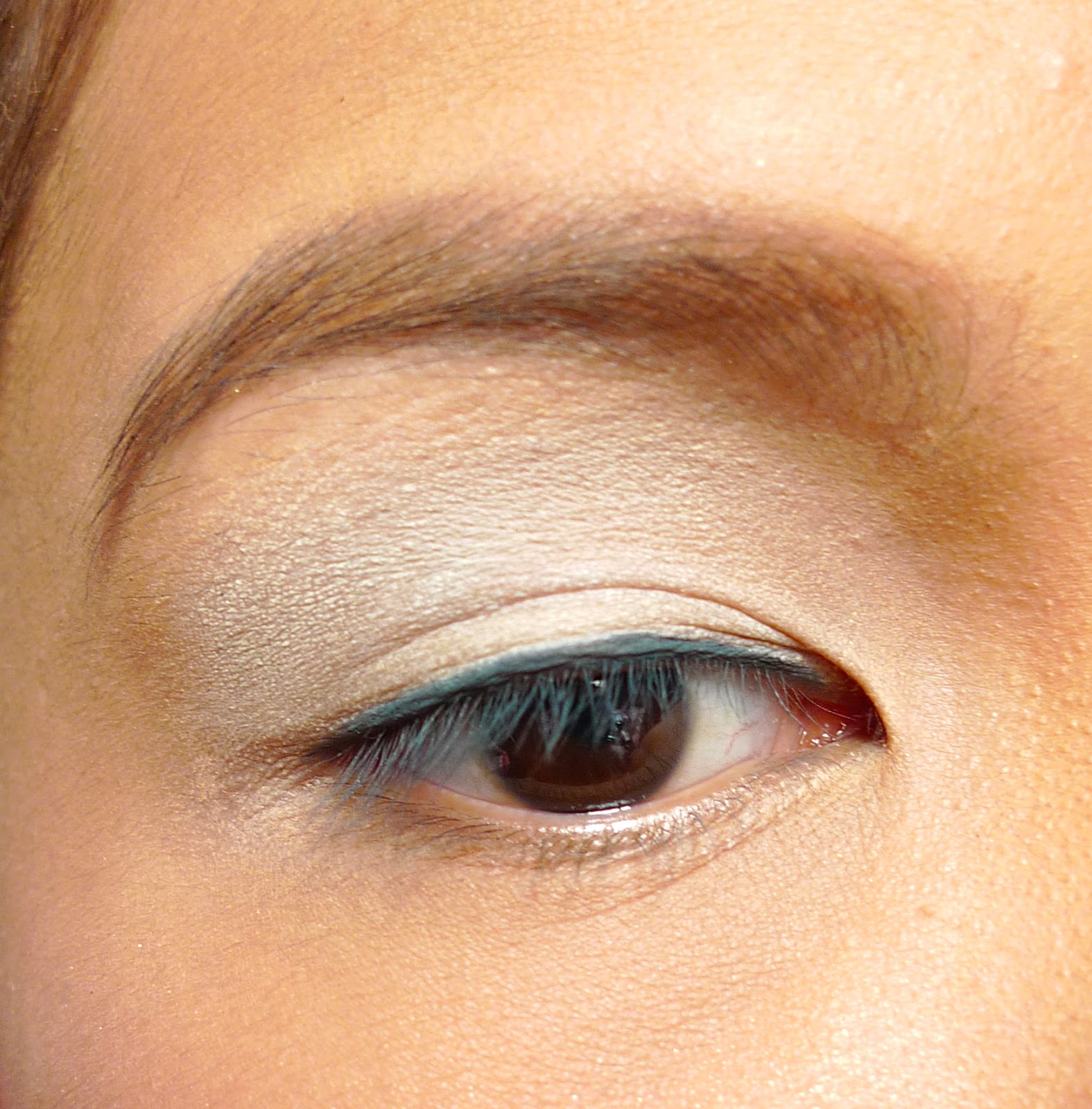 Review Laura Mercier Tightline Cake Eyeliner