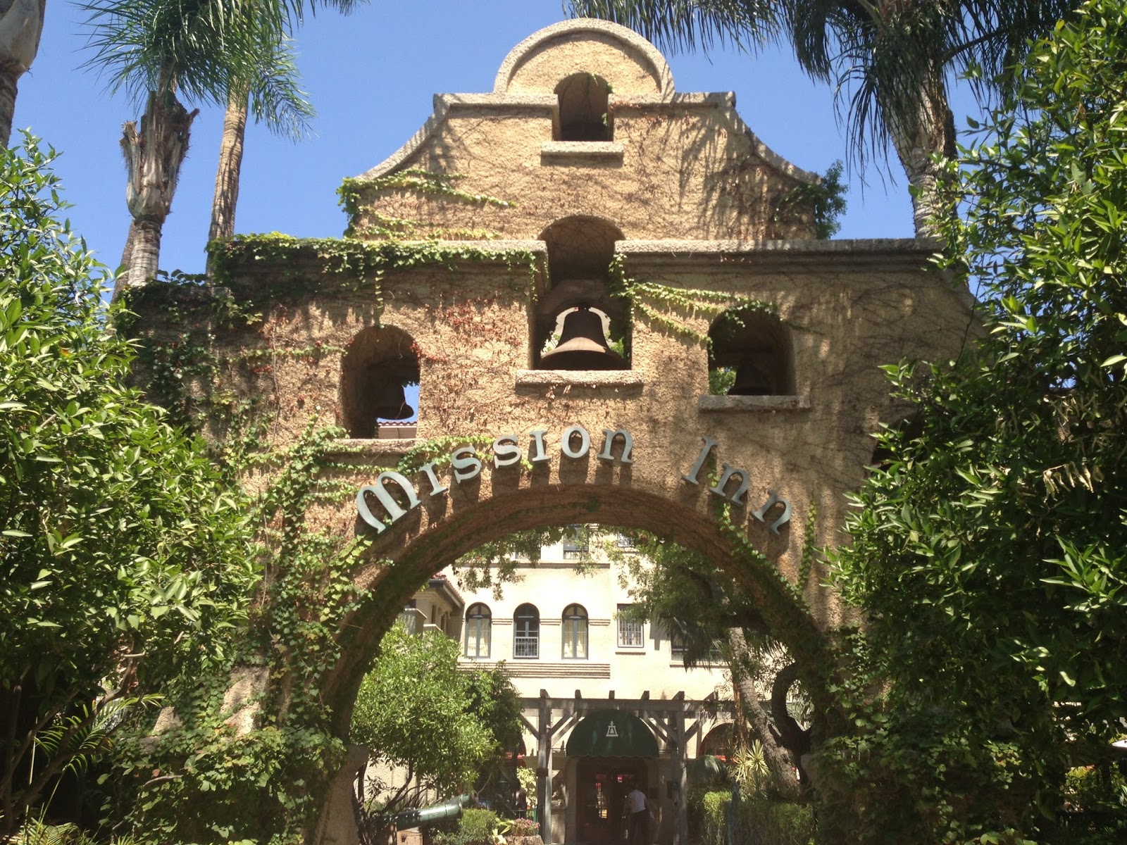 Mejia Mamma Anniversary Getaway {Mission Inn}