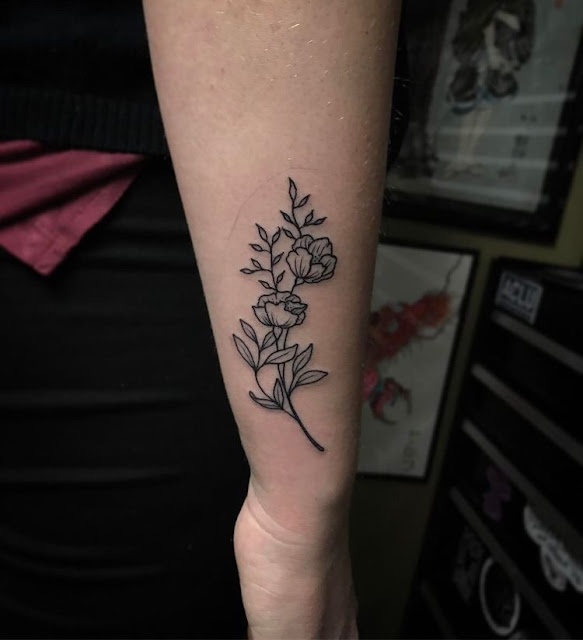 Mini tatuagens de flores para as mulheres Mini tatuagens de flores para as mulheres