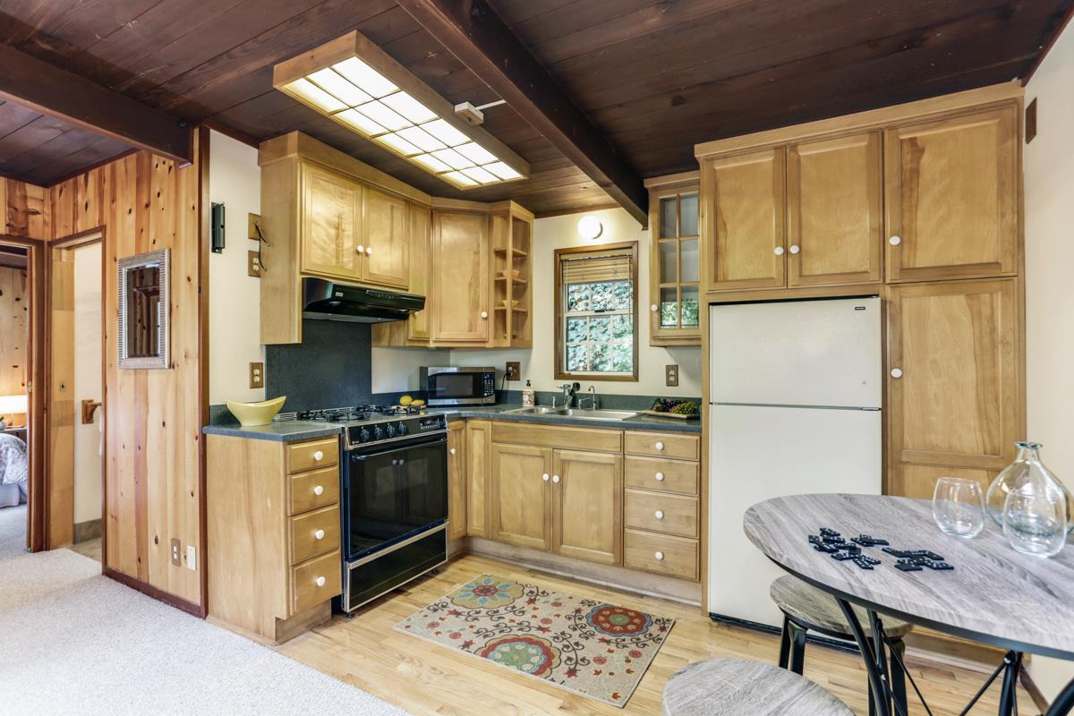 tiny-house-town-ben-lomond-cabin-420-sq-ft