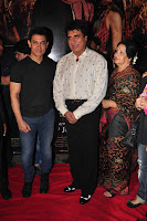 Amir Khan,  Raj Babbar & other at Premiere of 'Issaq' gallery
