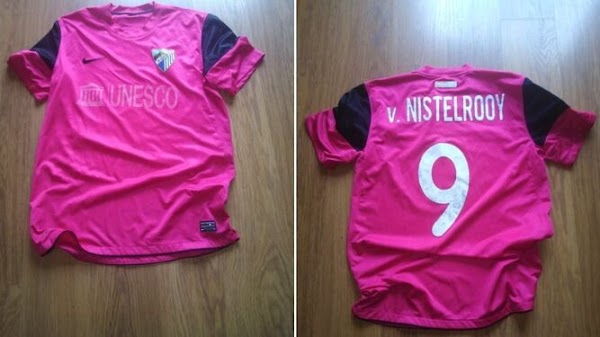 Subastan la camiseta malaguista de Van Nistelrooy para luchar contra el Coronavirus