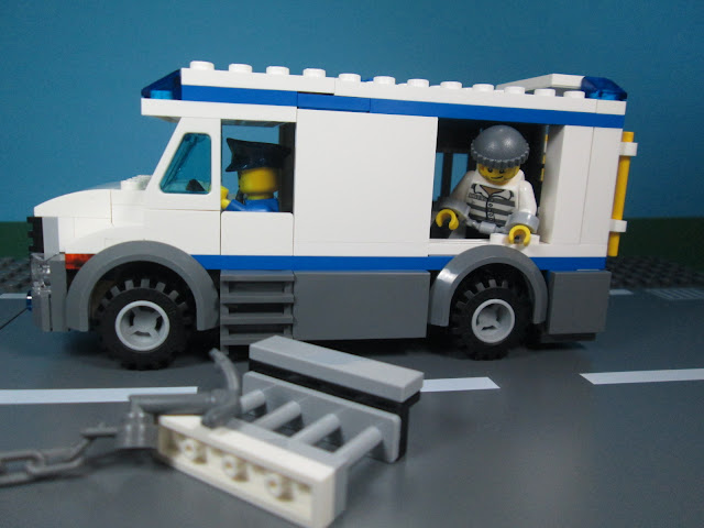 Set 60043 LEGO City Prisoner Transporter