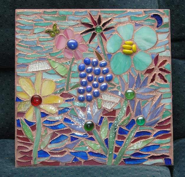 Joooles Design Mosaic Adventures Flower mosaic grouted with glitter grout