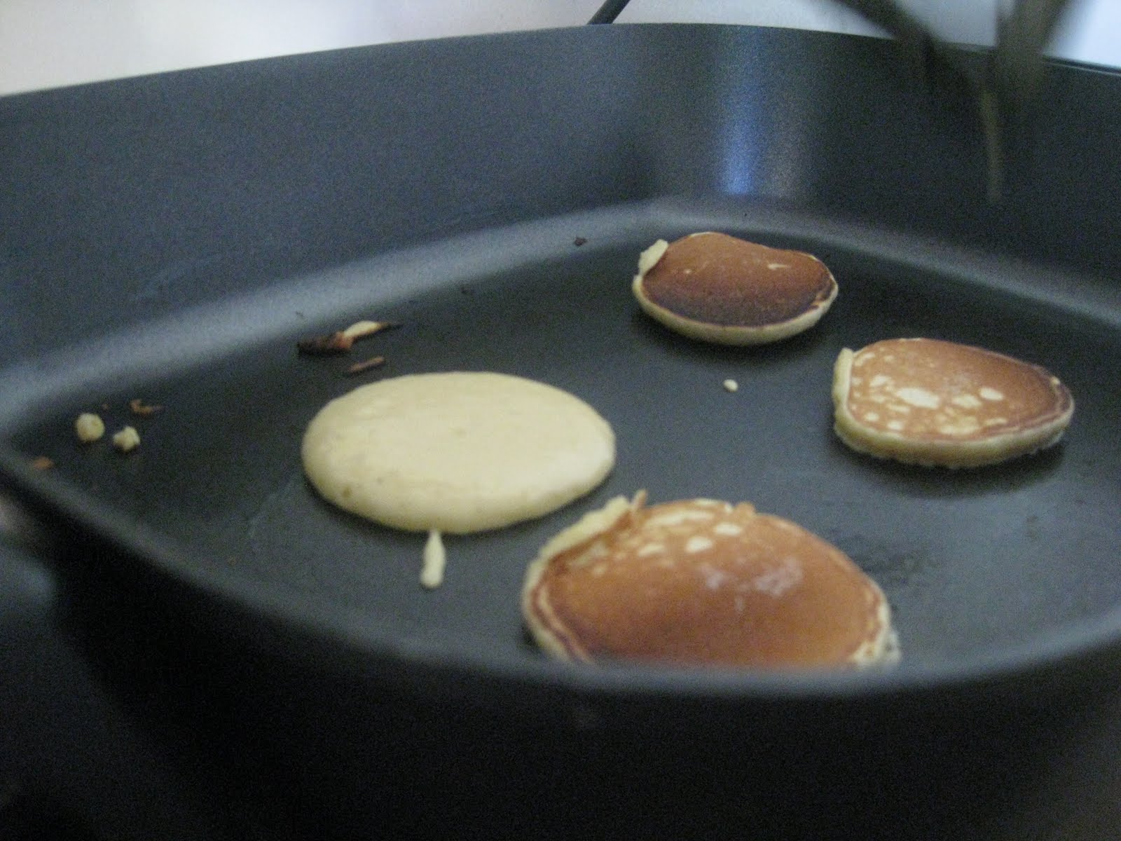 Russell and Cake: Dairy Free Pikelets