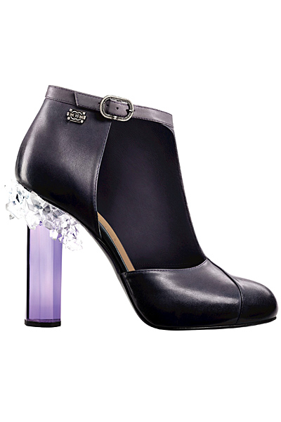 Madison Avenue Spy: Bloomies Chanel Shoe Sale