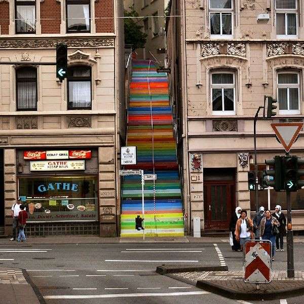 As escadas mais coloridas do mundo elfandarilha