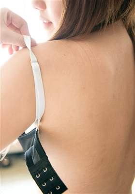 Ai Hoshii khoe mòng đóc đẹp