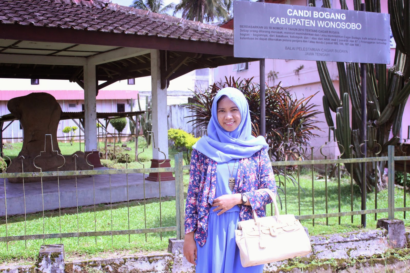 Nina Razan: Wonosobo, Indonesia: Candi Bogang