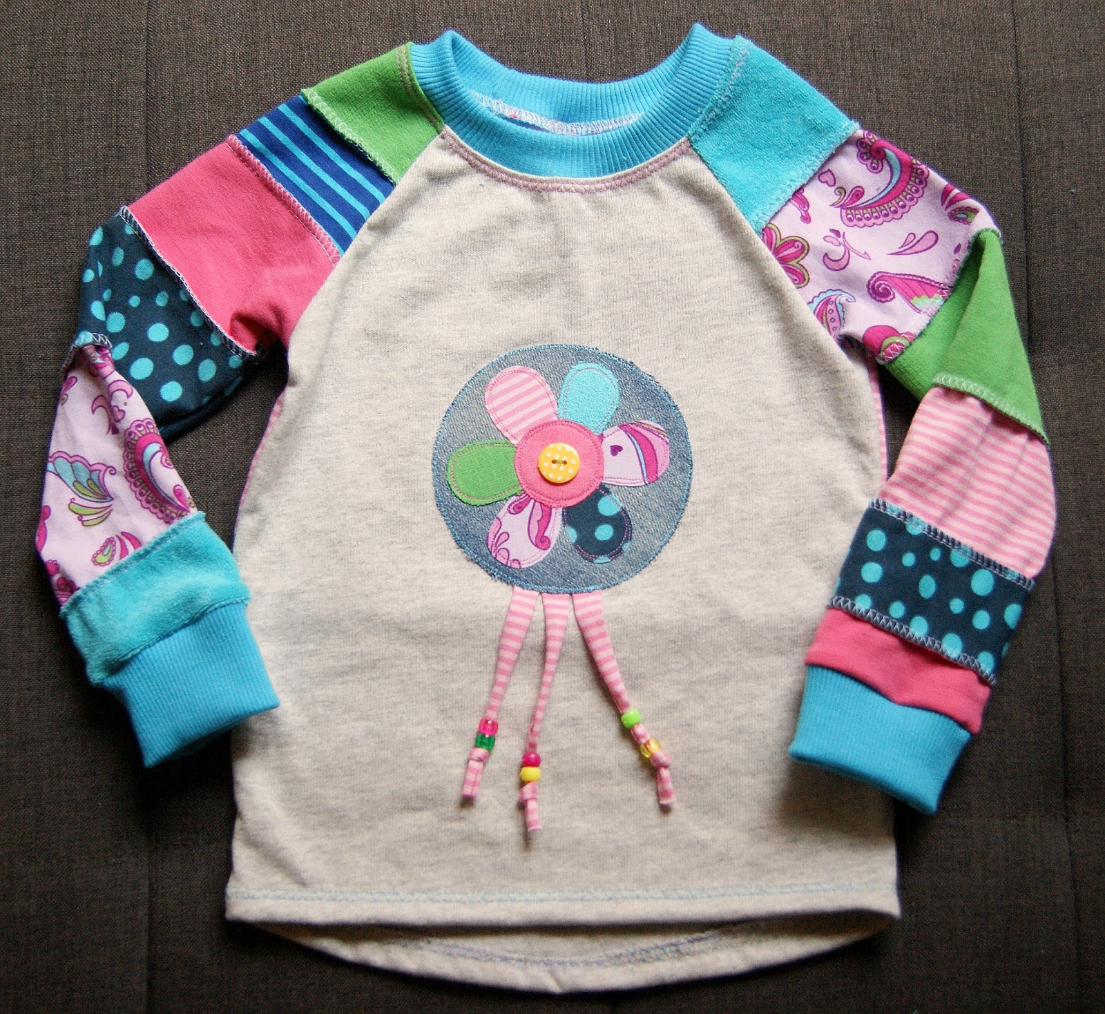 Nadelzauber: Patchwork-Pulli aus Resten | Kinderkleidung, Kinder ...