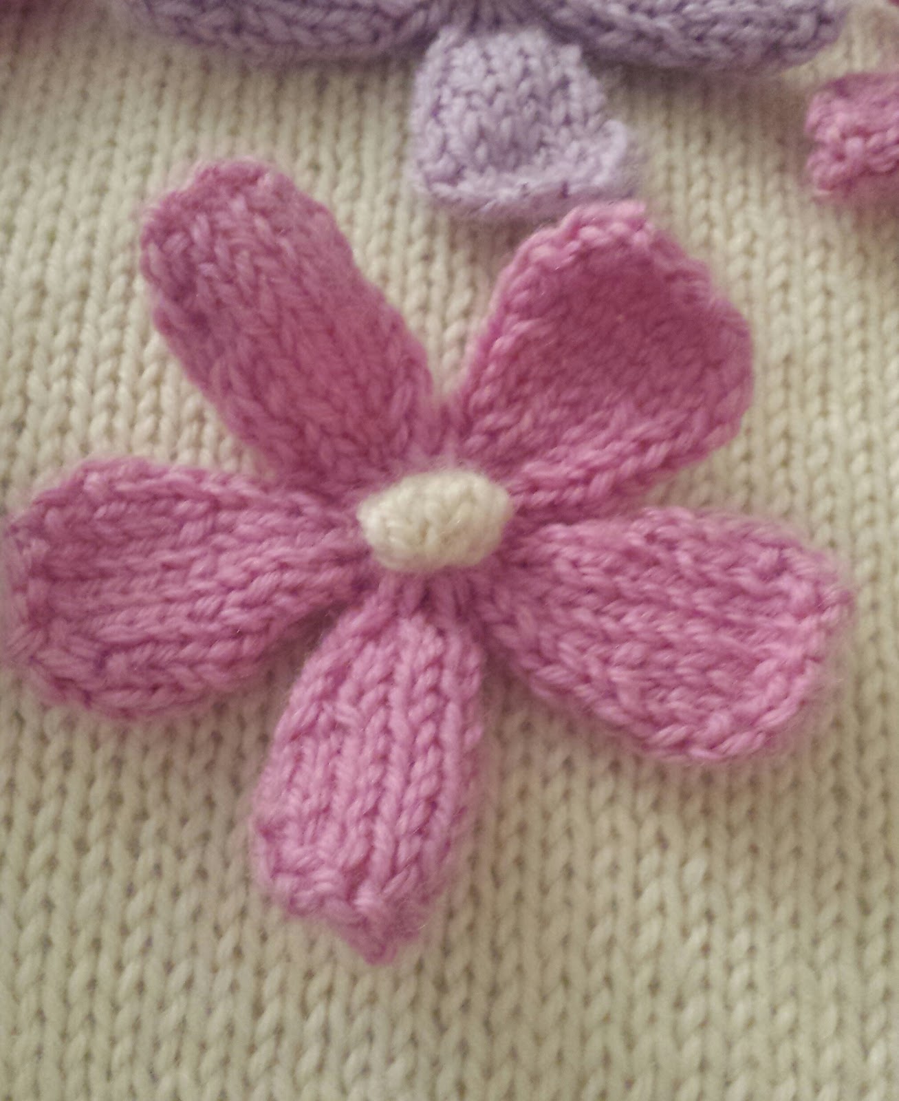 Owl In Stitches Flower Cushion, KN Issue 60