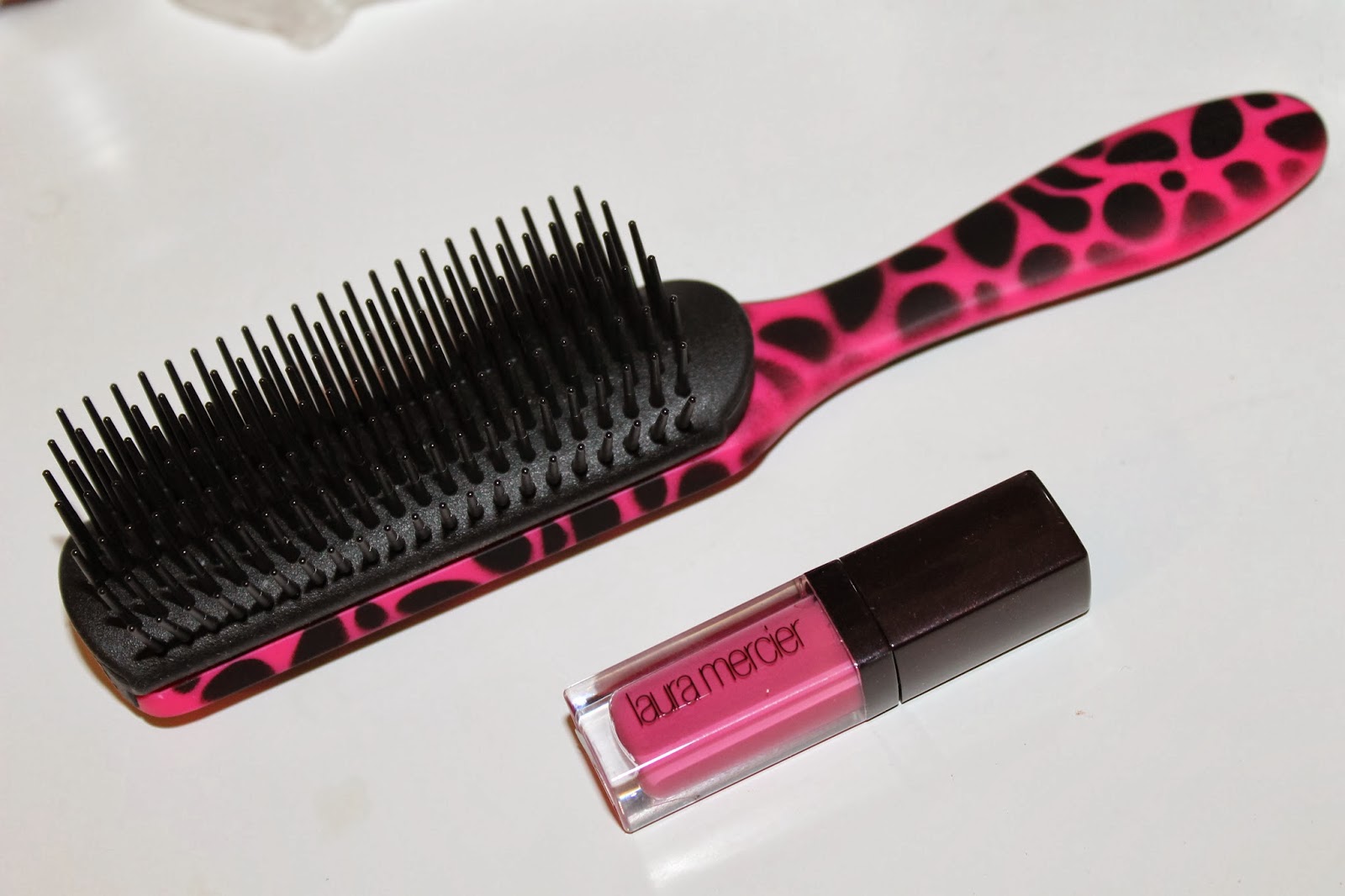 Fiocco Bianco Taming Wild Hair with Denman Animal Print Brushes!