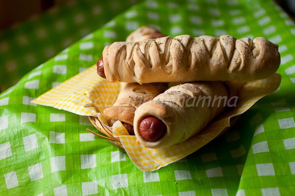 panini ai wurstel con lievito madre non rinfrescato