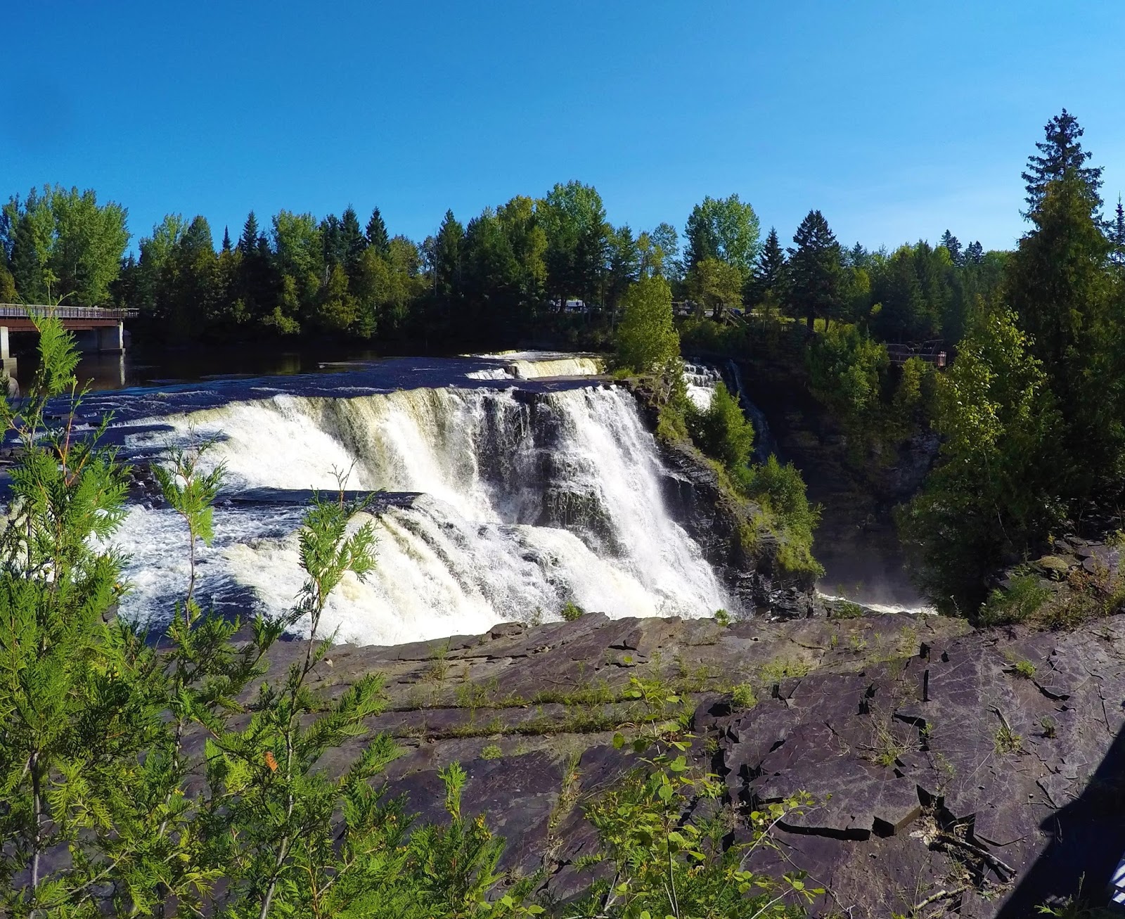 WayfaringKarlie Kakabeka Falls, Onterio